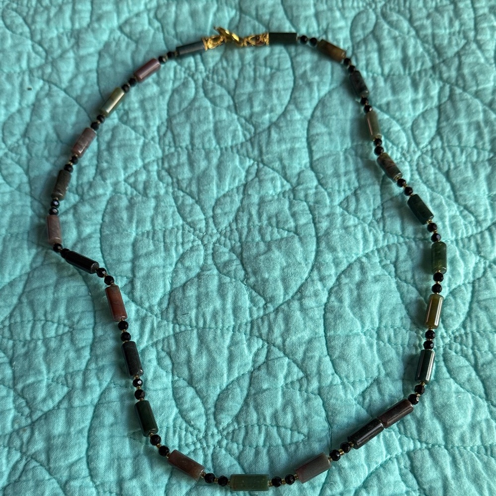 Elegant Multicolor Beaded Necklace Jade stones
